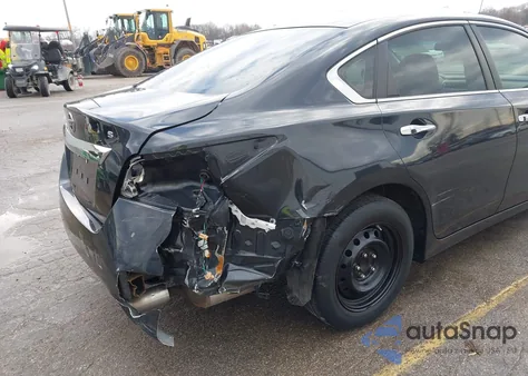 2015 Nissan Altima 2.5 S из США, поврежденный, VIN 1N4AL3AP8FN376925